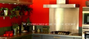 credence cuisine rouge vif